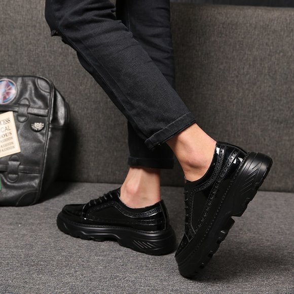 Black carved casual shoes main image 4